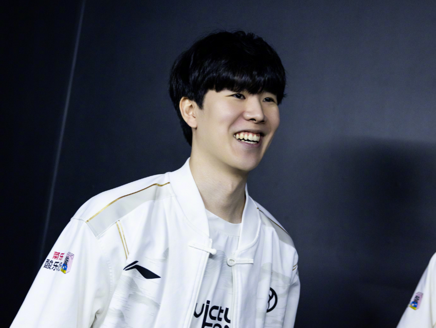 教练组经过 教练组经过